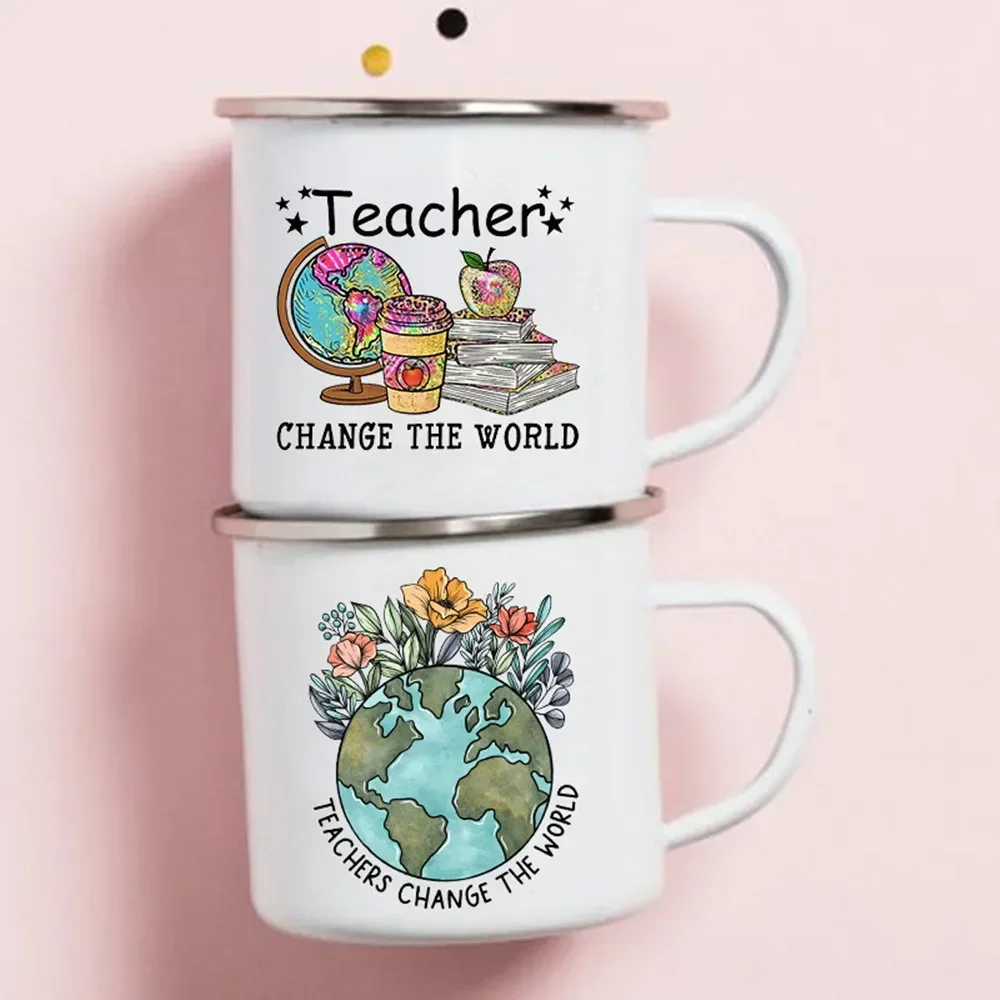 كوب مطبوع عليه 'المعلم يغير ال - مراجعة Coffee Tea World وسعره